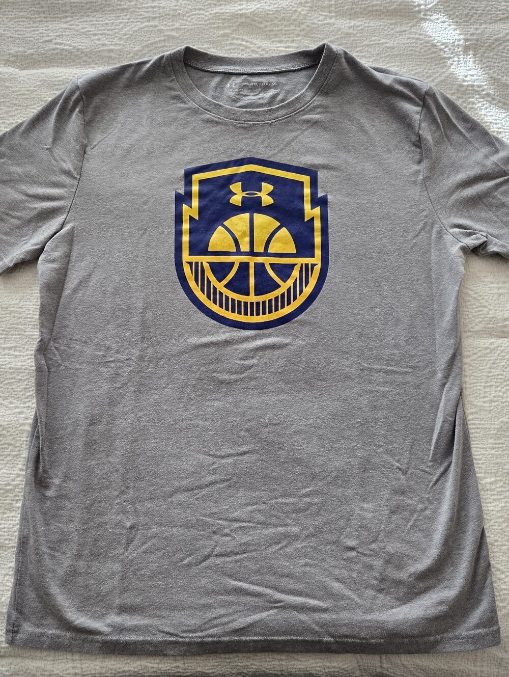 Under Armour Golden State Warriors Youth XL Short Sleeve Graphic T-Shirt NBA